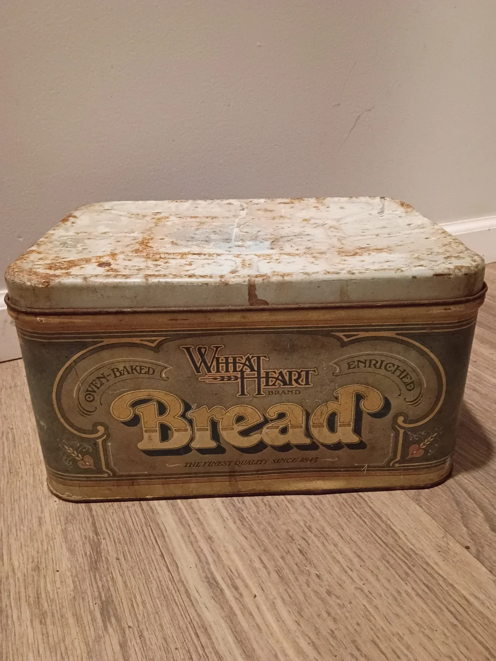 Vintage Bread Tin - Green and Cream